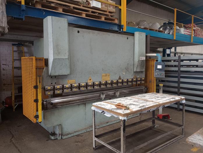 Used WC67K-160T/3200mm Hydraulic Press Brake