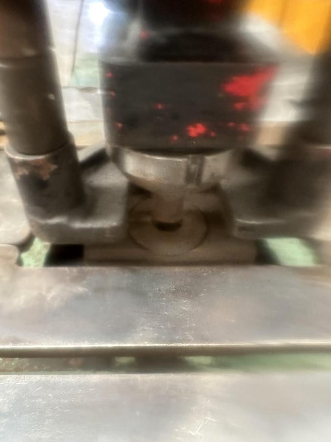 Used Kingsland 60XA Hydraulic Universal Steelworker