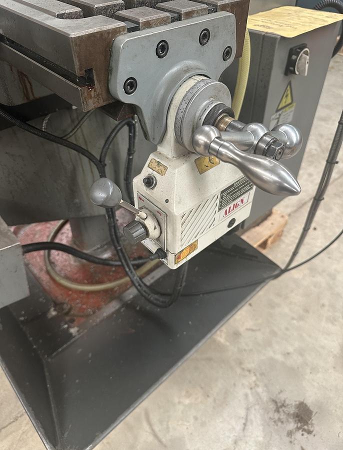 Used KRV 2000Turret Milling Machine