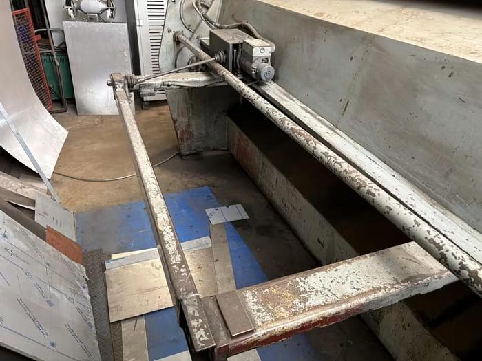 Used Edwards 6.5/3000 Truecut Hydraulic Guillotine