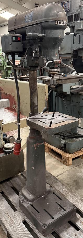 Used Elliott Progress No.2G 7/8" Dia Capacity Pedestal Pillar Drill