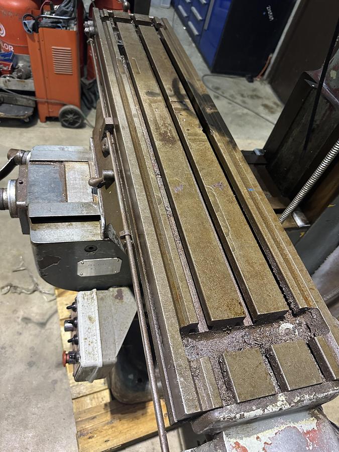 Used BRIDGEPORT BRJ TURRET MILLING MACHINE