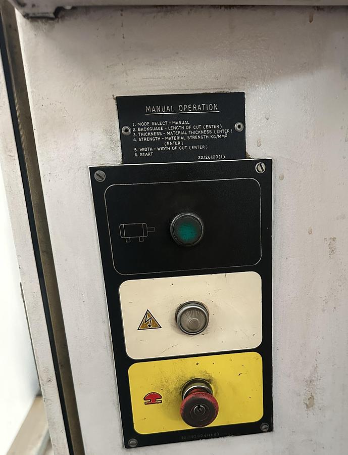 Used 1992 Edwards Pearson VE 10mm x 3070mm Hydraulic Guillotine