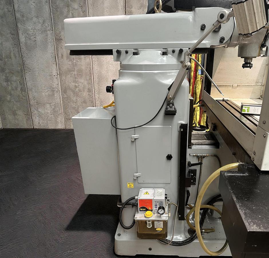 Used 2011 XYZ SMX 2000 CNC Milling Machine