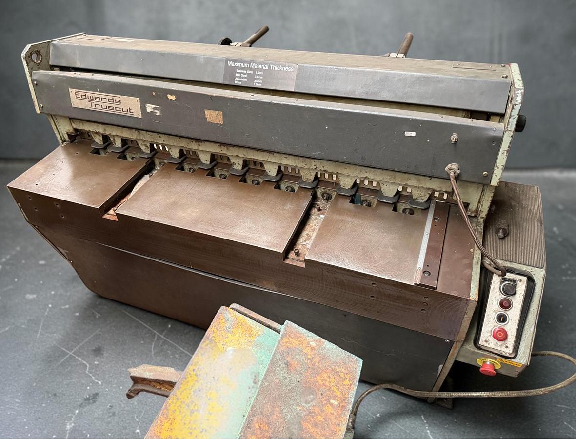 Used Edwards 1250 x 3.25mm DD Truecut Guillotine