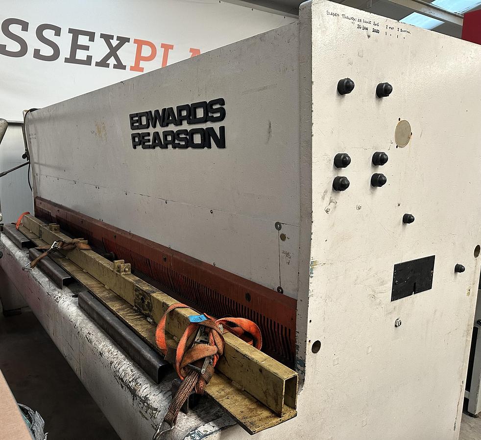 Used 1992 Edwards Pearson VE 10mm x 3070mm Hydraulic Guillotine