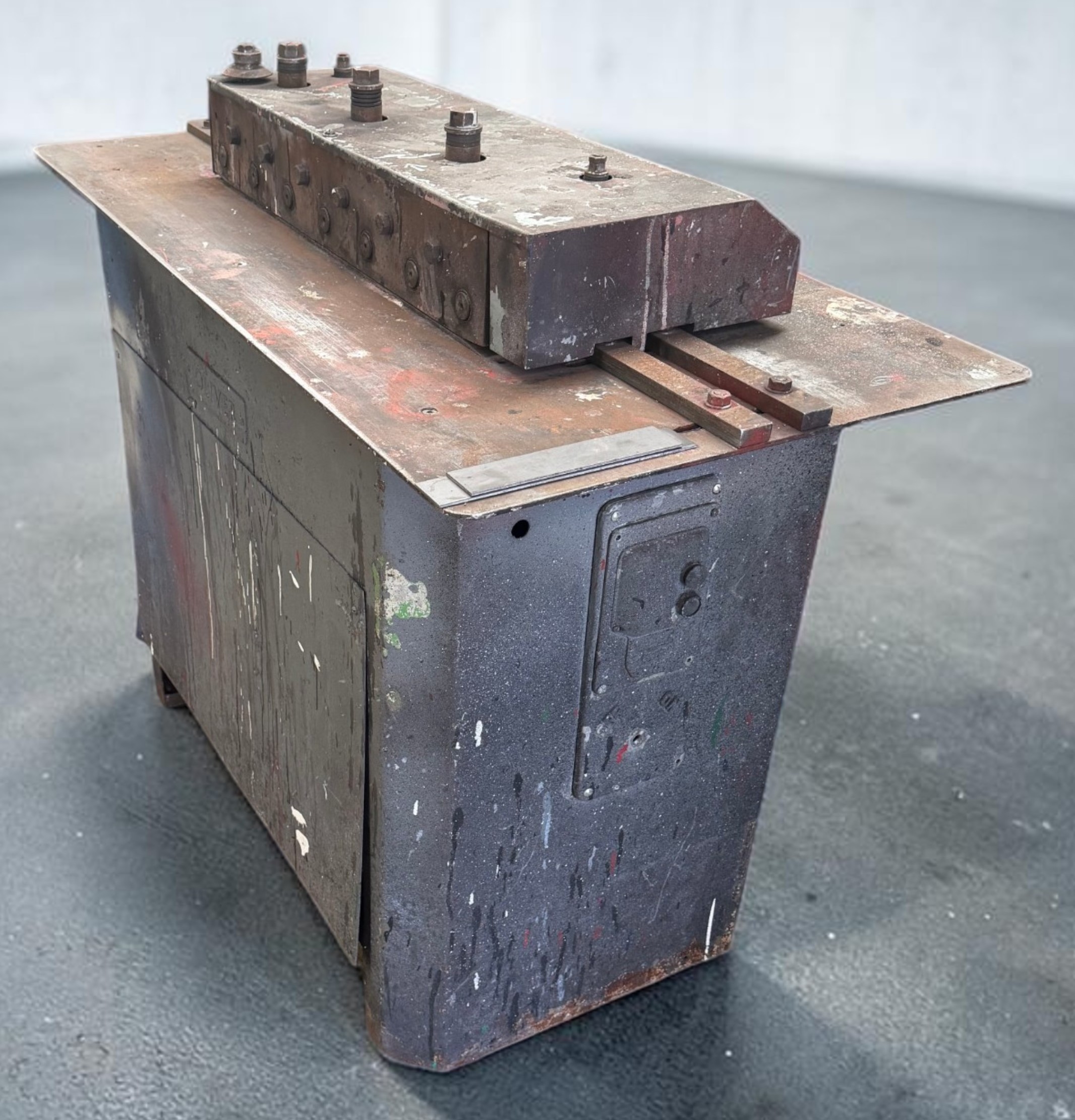 Used Oliver 16g Lock Former