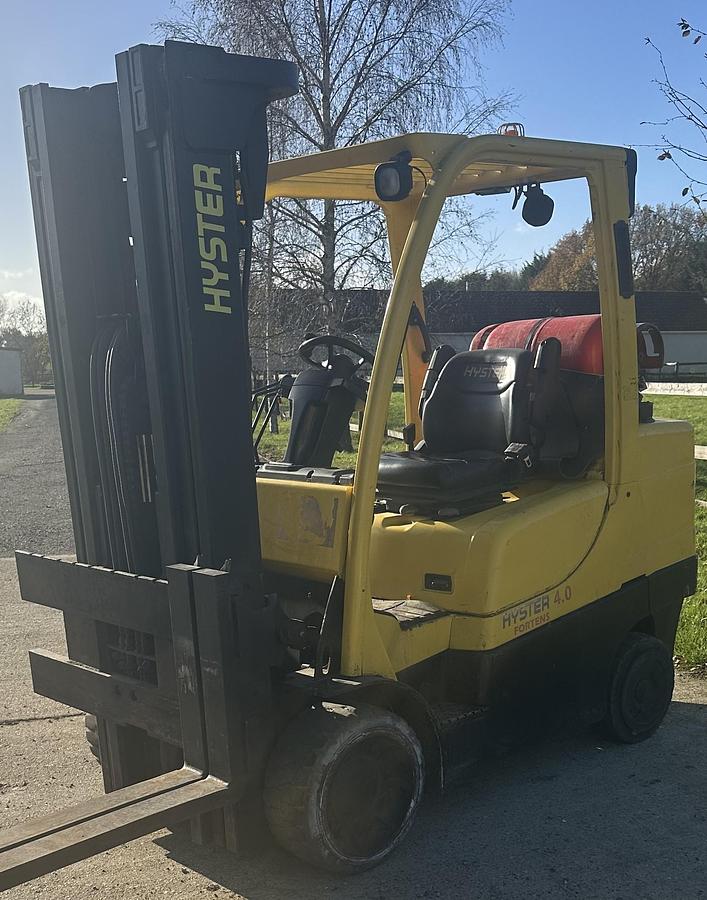 Used 2008 Hyster S4.00FT Gas Container Spec Forklift