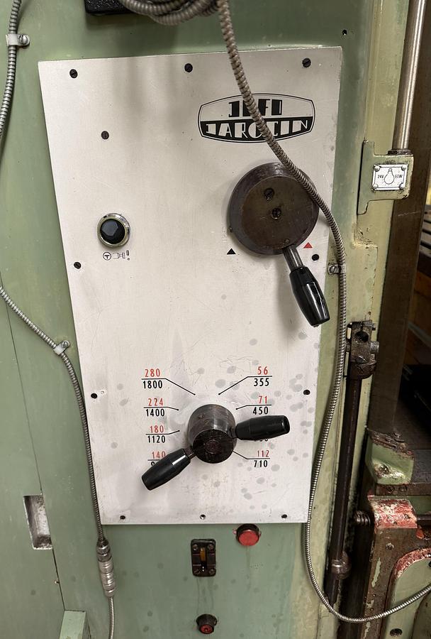 Used 1988 Gate Giewont Model 2 FWD32M Universal Milling Machine