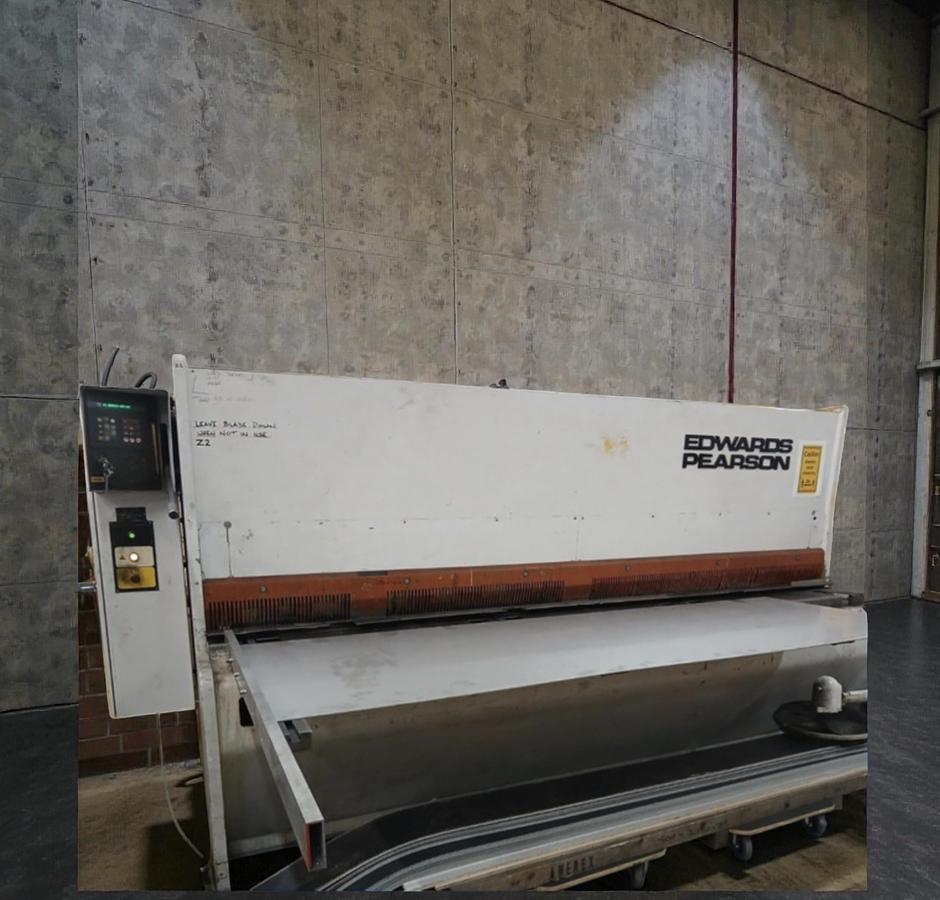 Used 1992 Edwards Pearson VE 10mm x 3070mm Hydraulic Guillotine