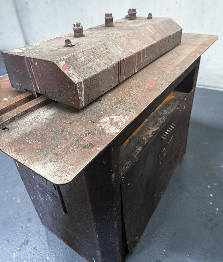 Used Oliver 16g Lock Former