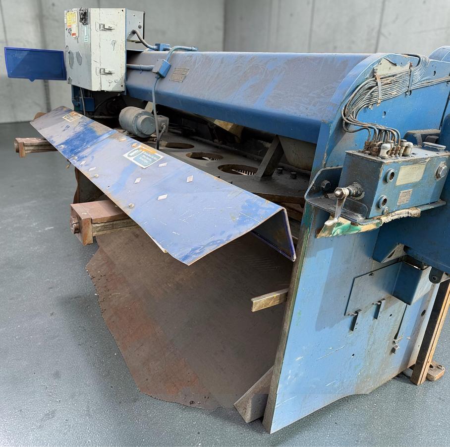 Used Cincinnati 2500mm x 6mm Power Guillotine