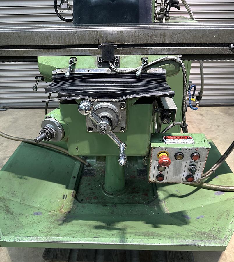 Used Europa Milltech 2000VS Turret Milling Machine
