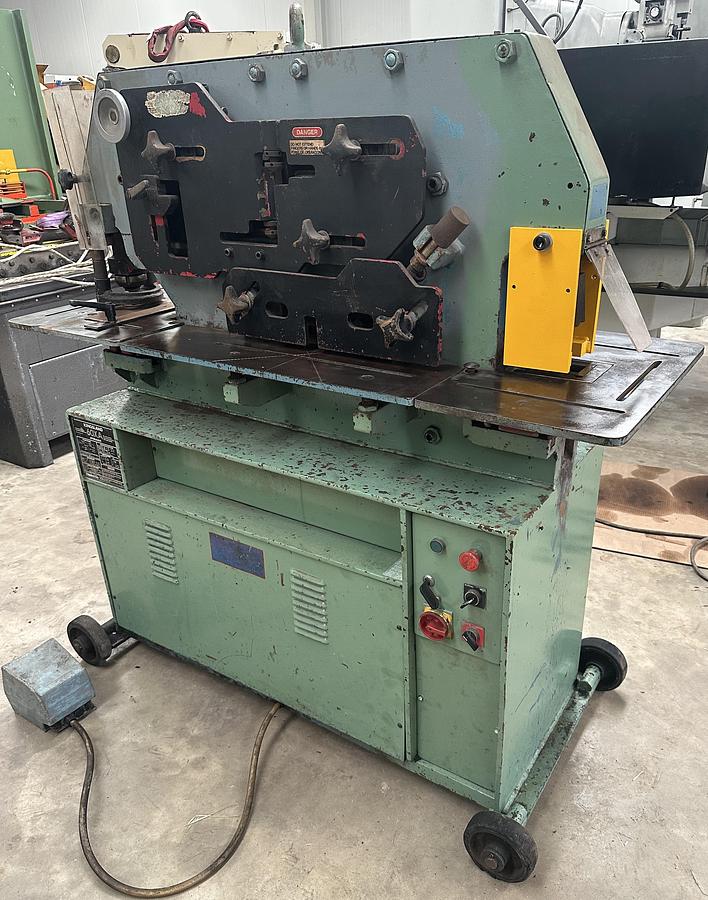 Used Kingsland 60XA Hydraulic Universal Steelworker