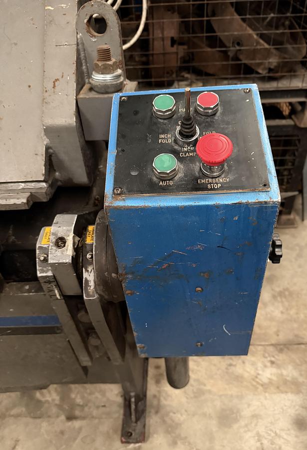 Used Waltons HFM 100-10P Hydraulic Straight Folder