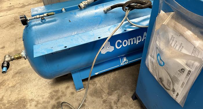 Used 2014 CompAir L 05 Air Compressor c/w Tundra 36 Refrigerant Air Dryer & Oil Water Separator