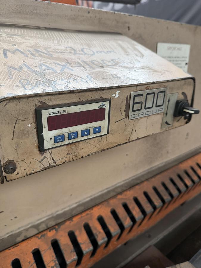 Used Edwards Pearson 6.5/2500mm Truecut Hydraulic Guillotine