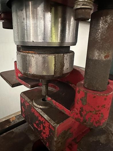 Used Kingsland 115XS Hydraulic Universal Steelworker