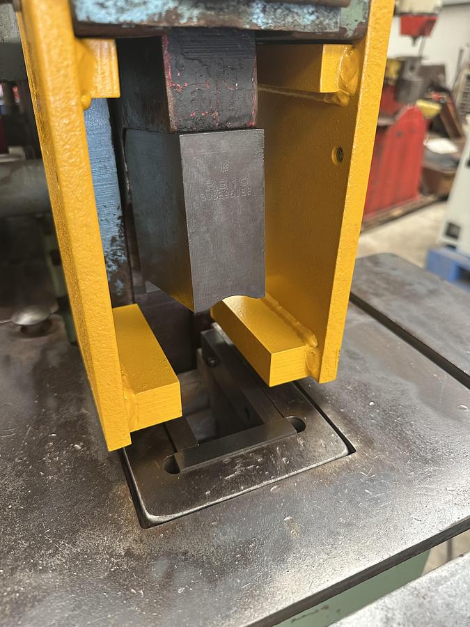 Used Kingsland 60XA Hydraulic Universal Steelworker