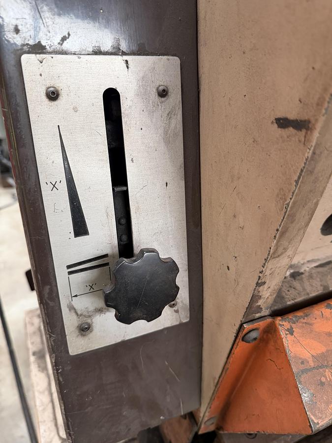 Used Edwards Pearson 6.5/2500mm Truecut Hydraulic Guillotine