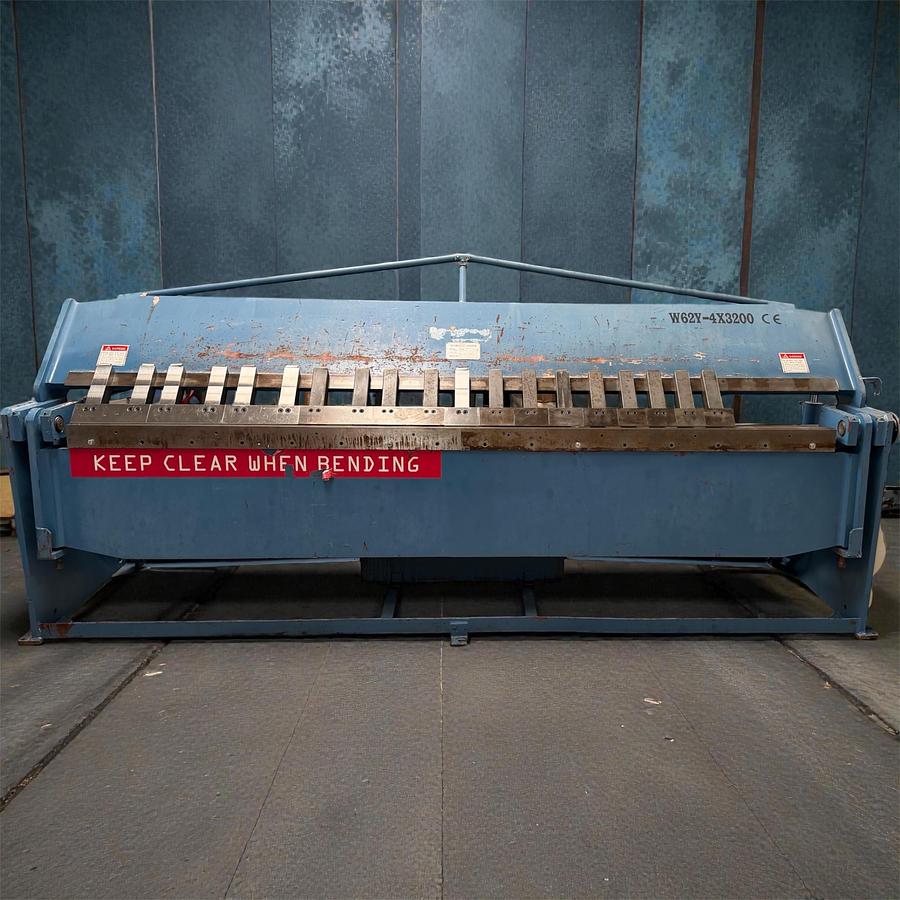 Used W62Y W62Y - 4mm x 3100mm Hydraulic Box & Pan Folder