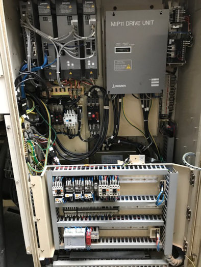 Gebraucht 1999 CNC lathe Okuma LB 300