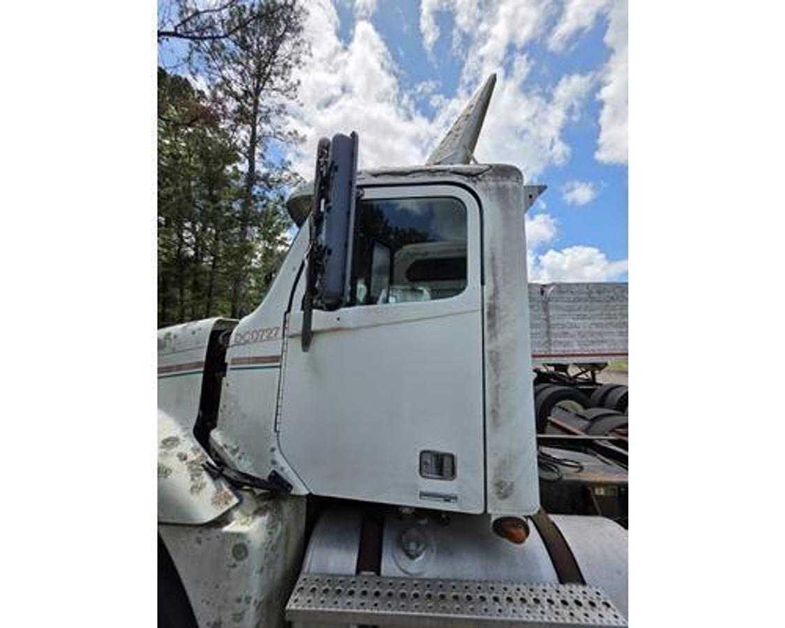 Used 2007 Freightliner FREIGHTLINER