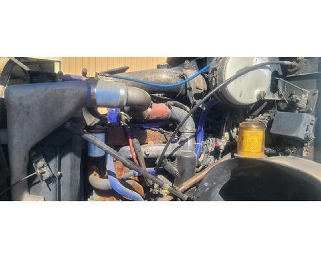 Used 2005 Mack CV713