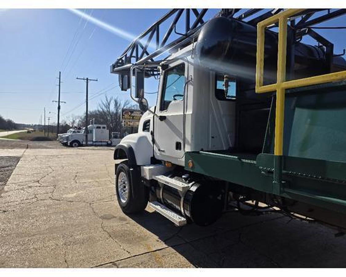 Used 2007 Mack CV713