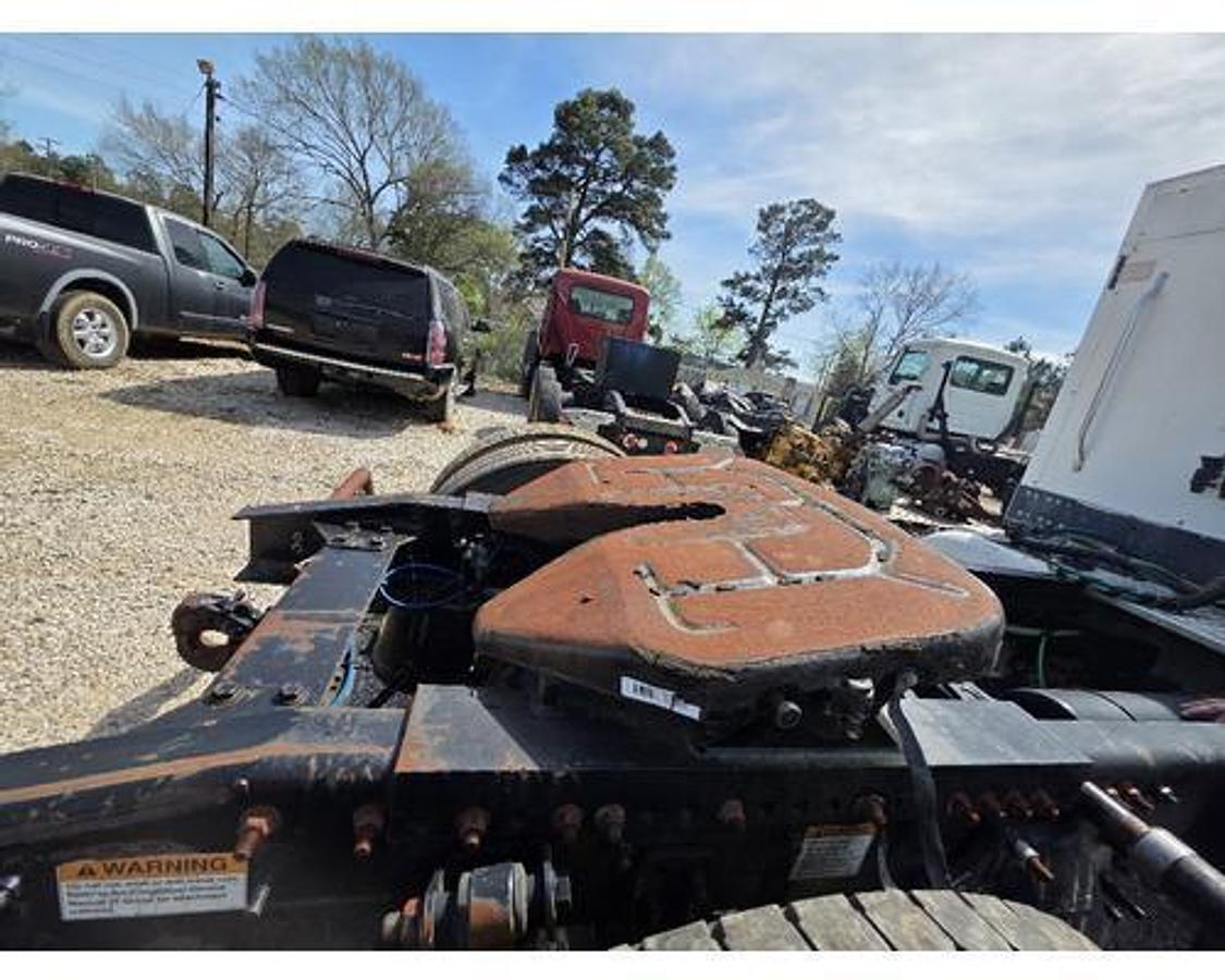 Used 2014 Holland CASCADIA