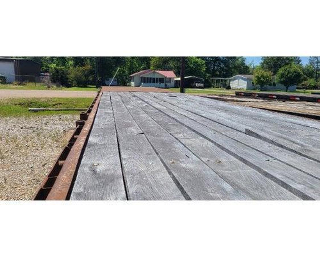 Used 1981 METAL FABRICATING COMPANY TRAILER