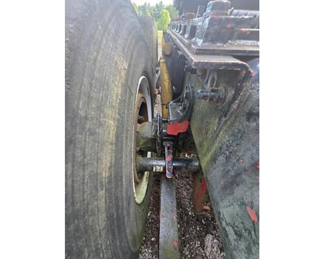 Used 2005 Freightliner CENTURY