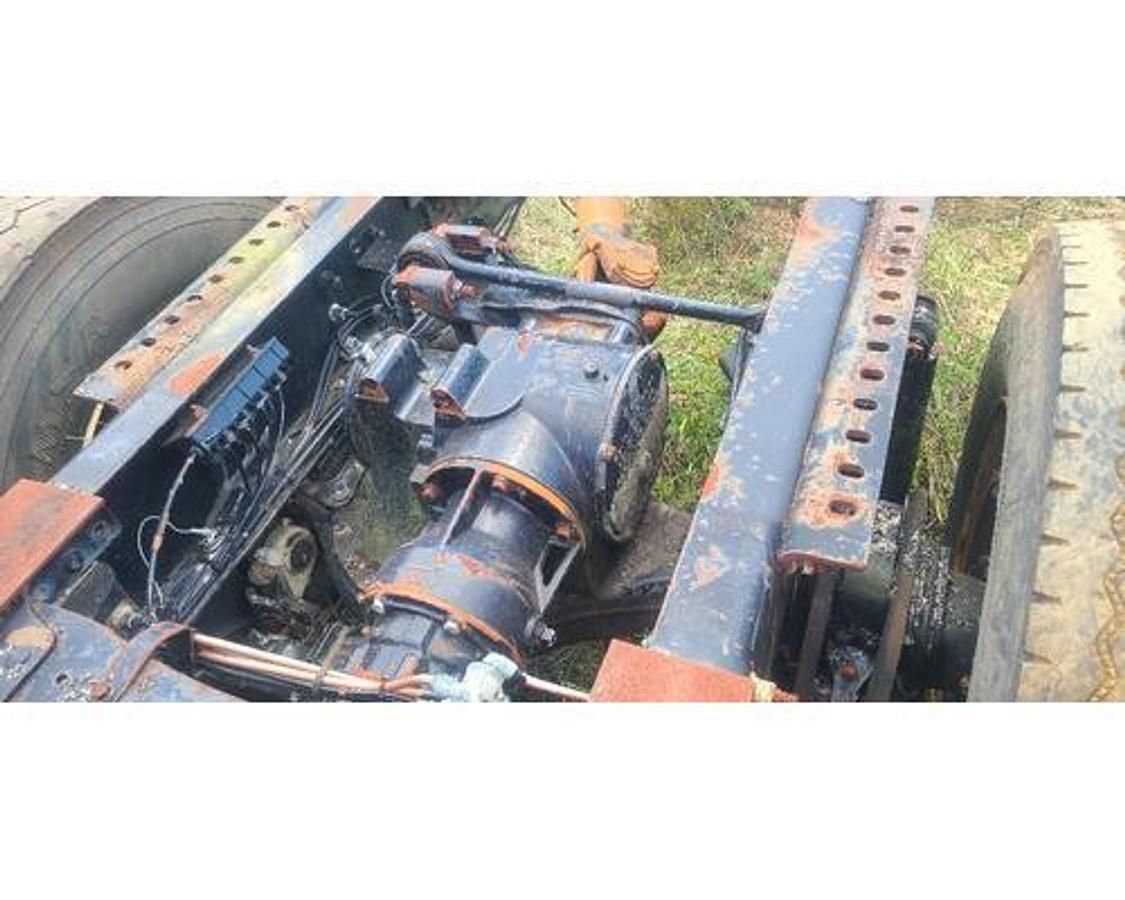 Used GOOD USED MERITOR FRONT AXLE HOUSING # 3C3121F2866 FOR CRD150. NO DIFF.