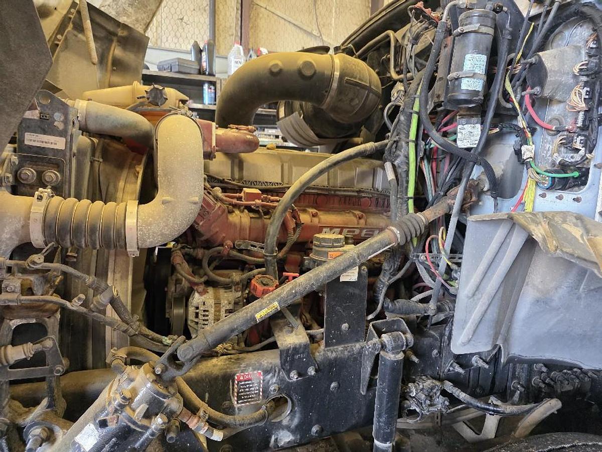 Used 2015 Mack CXN613