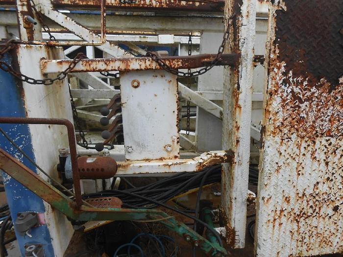 Used CRANE CARRIER RIG