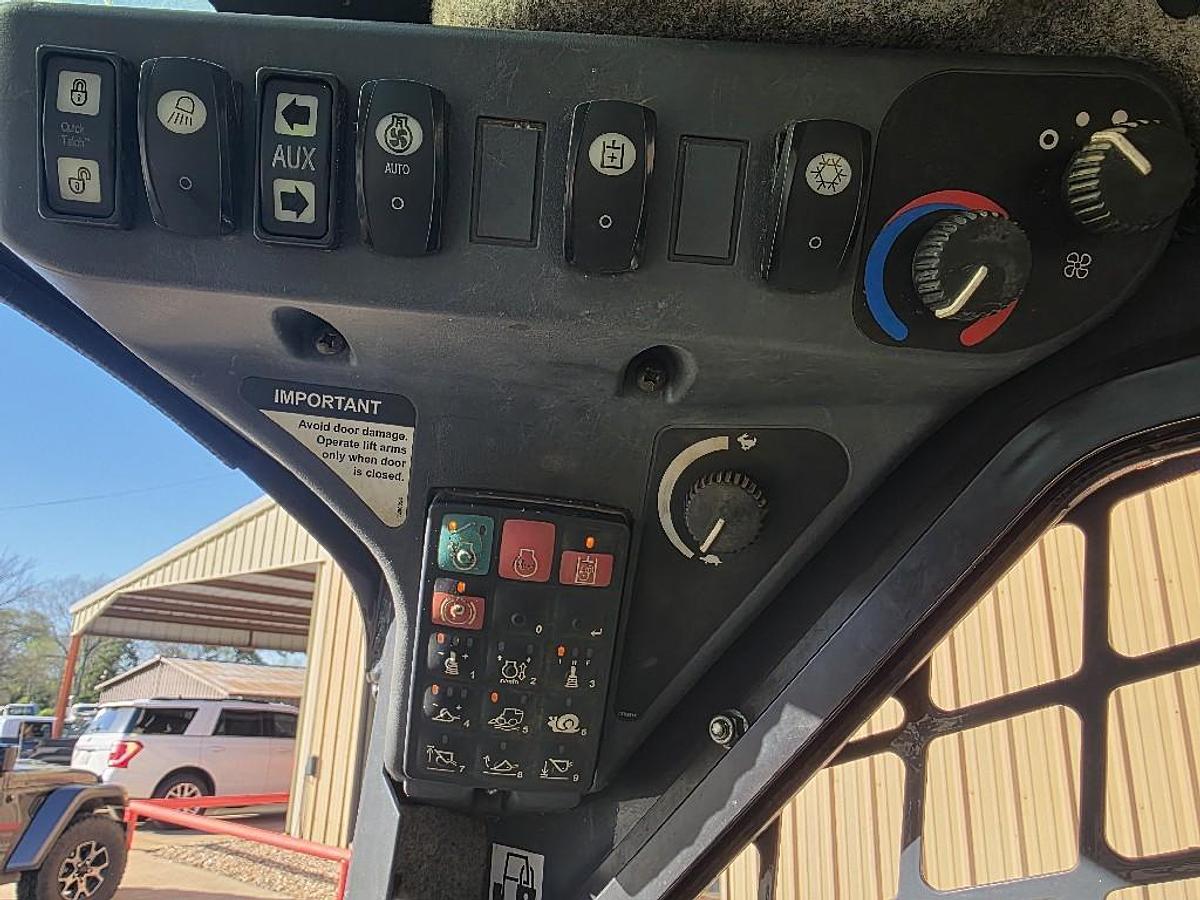 Used 2015 John Deere 333E