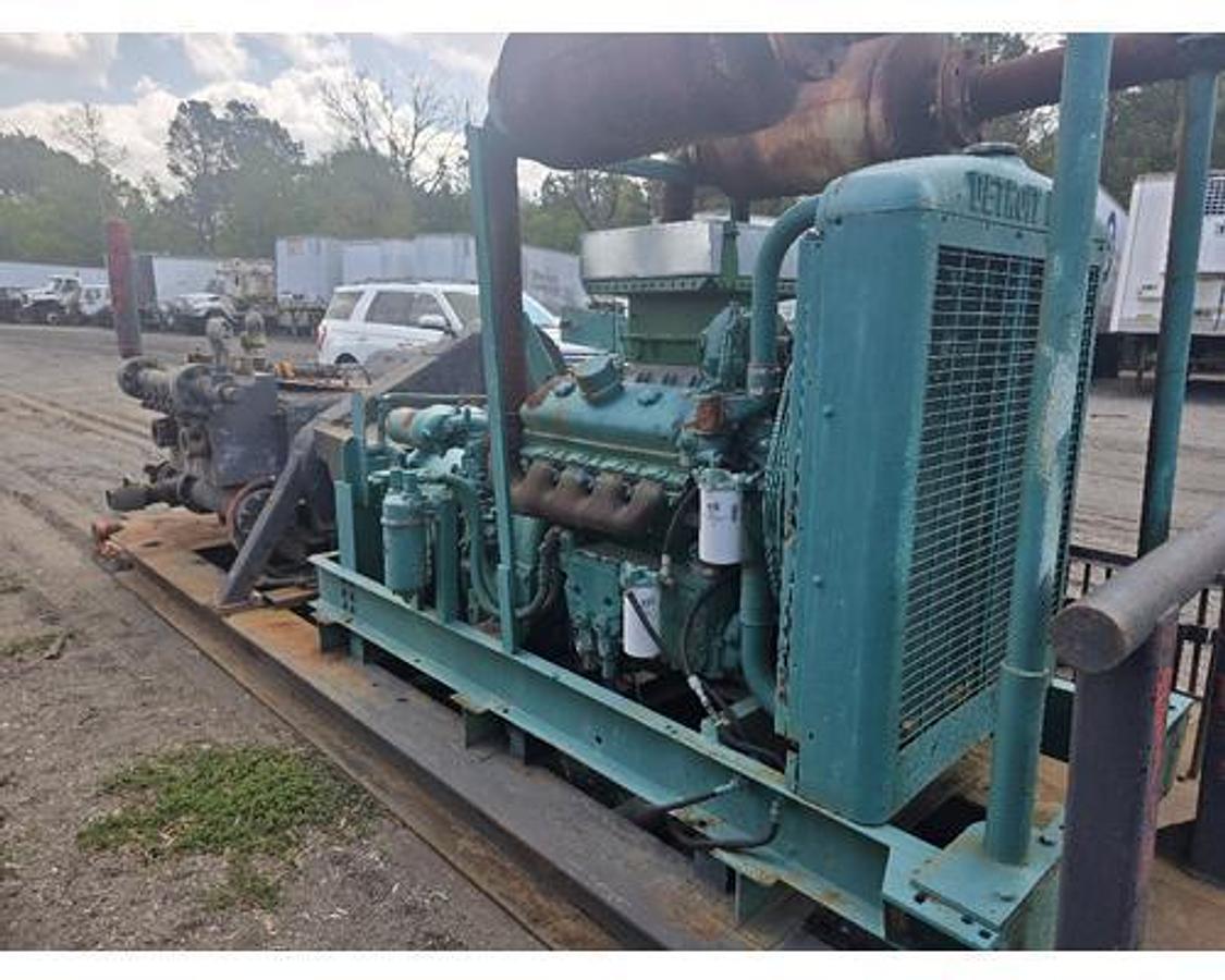 Used TRIPLEX MUD PUMP PAH200 DETROIT 8V92 WITH 5860 ST ALLISON