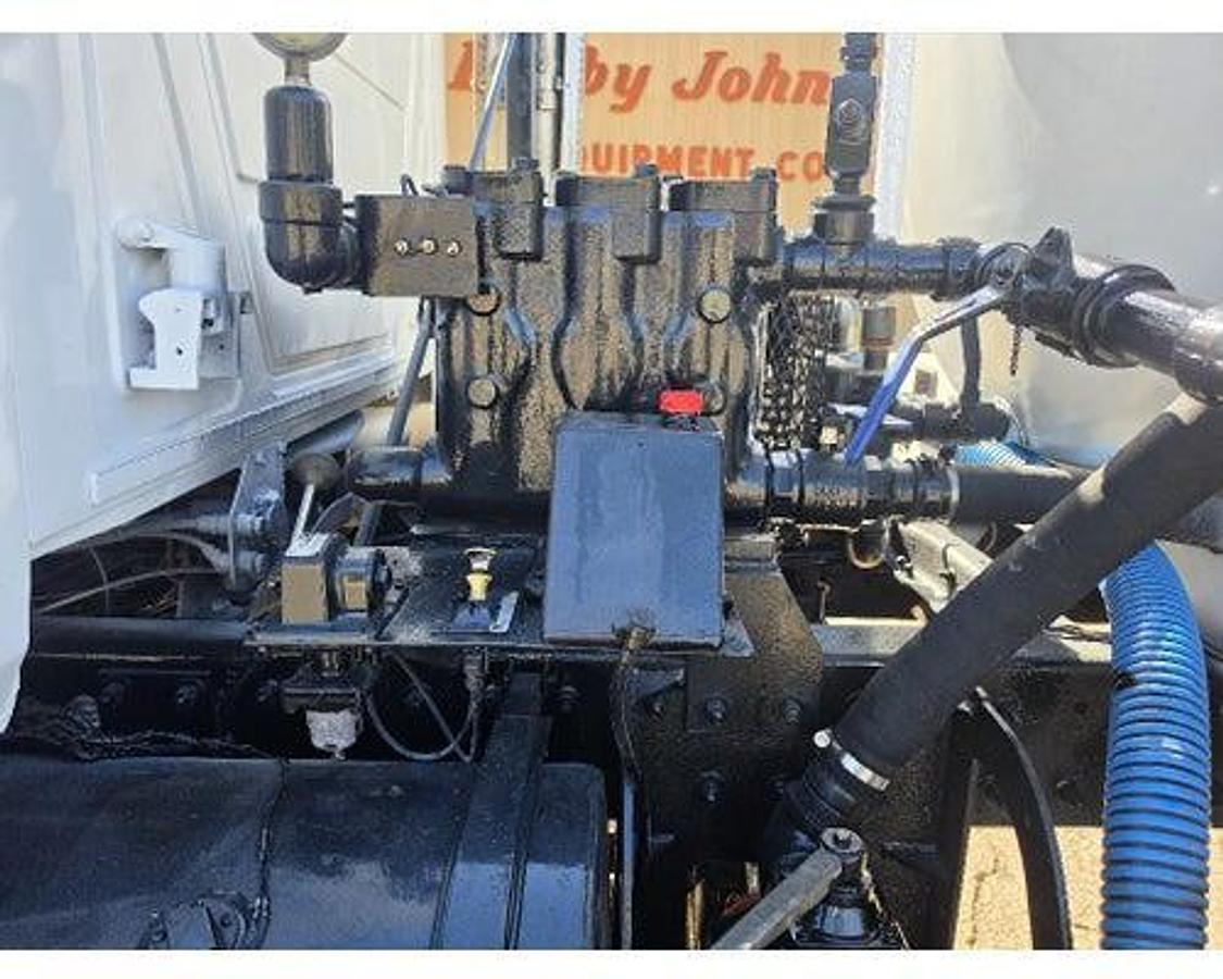 Used 2000 Mack CHU613