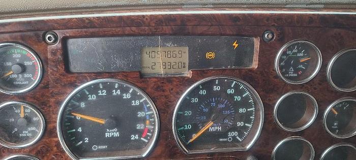 Used 2006 Mack CV713