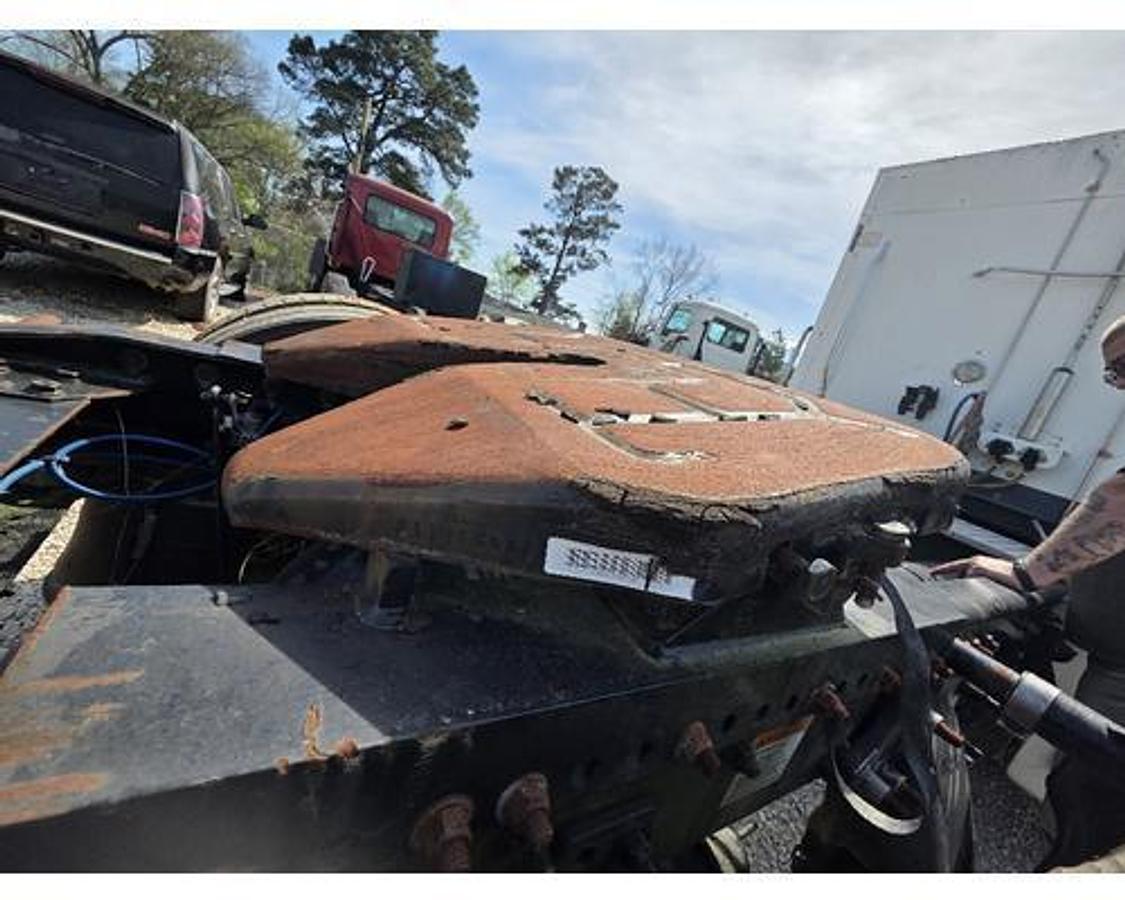 Used 2014 Holland CASCADIA