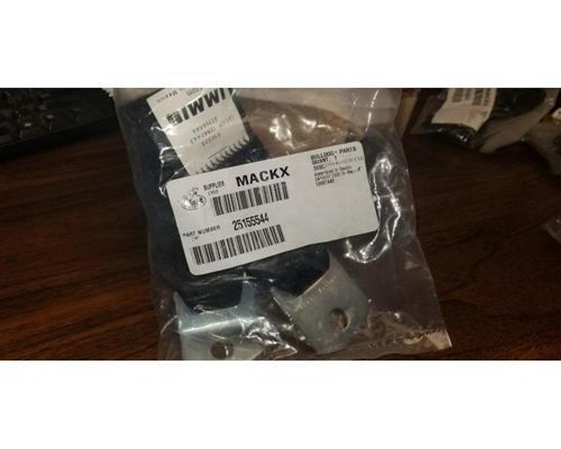 New surplus NEW SURPLUS GENUINE MACK SEAT BELT MALE SIDE 34RC3020P9