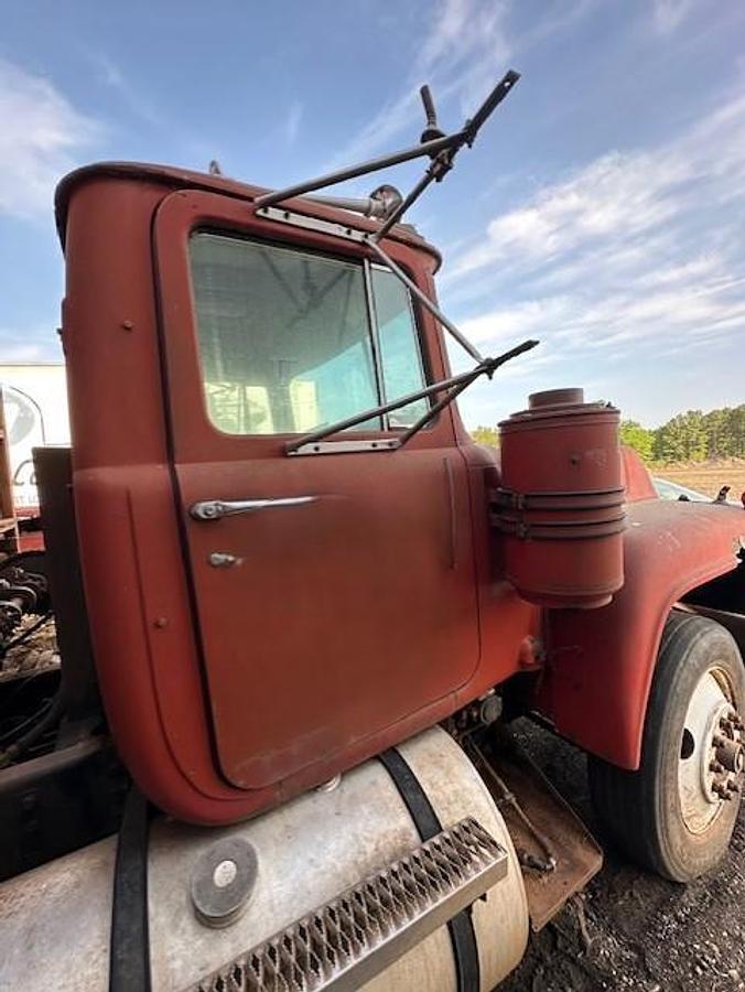 Used 1988 Mack R688ST