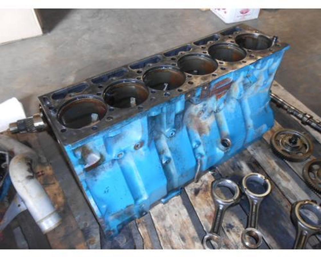 Used INTERNATIONAL DT 466E