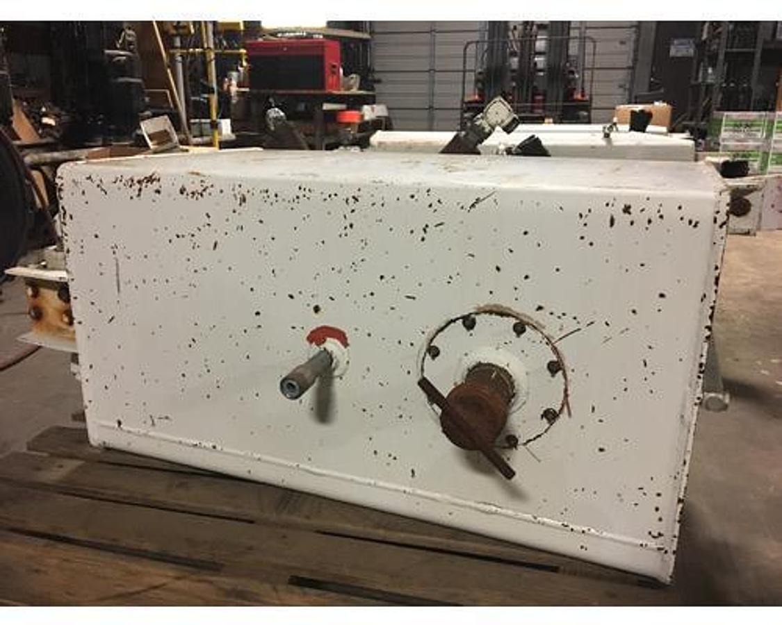 Used 75 GALLON HYDRAULIC TANK, RECTANGULAR, L: 37" W: 24" H: 20"