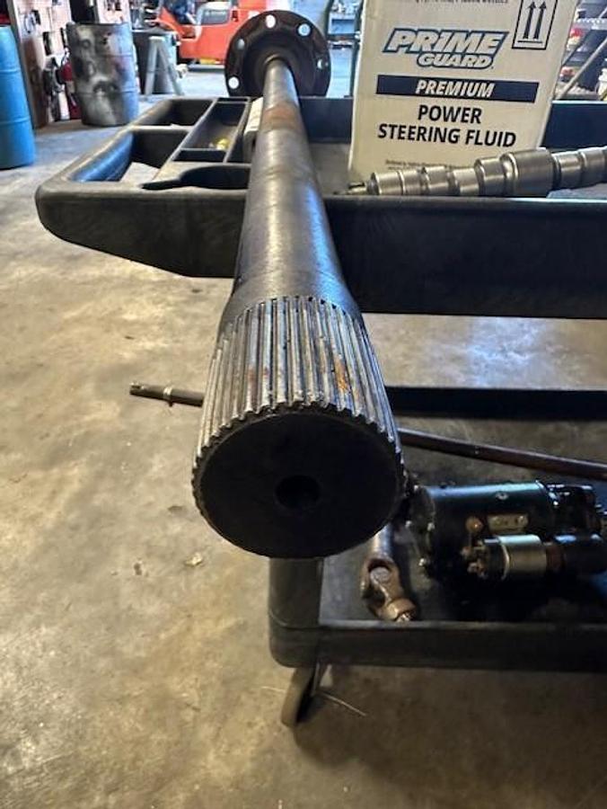 Used Select Mack® Applications : 44,000 lb. CRDPC 92 / CRD 93 Series Differentials. Drive Axle (46-7/16" Body Length) (43 Splines) (2.190" Spline O.D.) (T8-43/64 Holes). OEM Reference : Mack 68KH414P9, 21404109, 25133684, 68KH414P2.