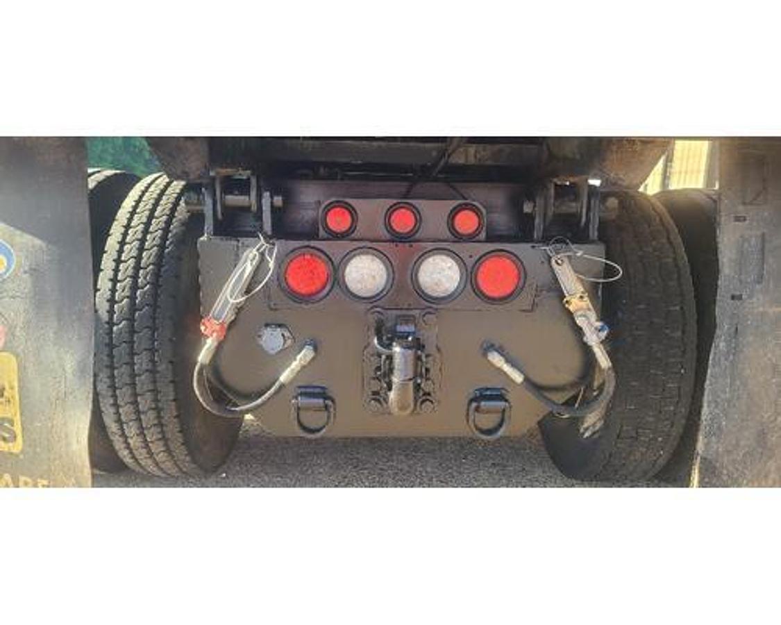 Used 2006 Mack CV713