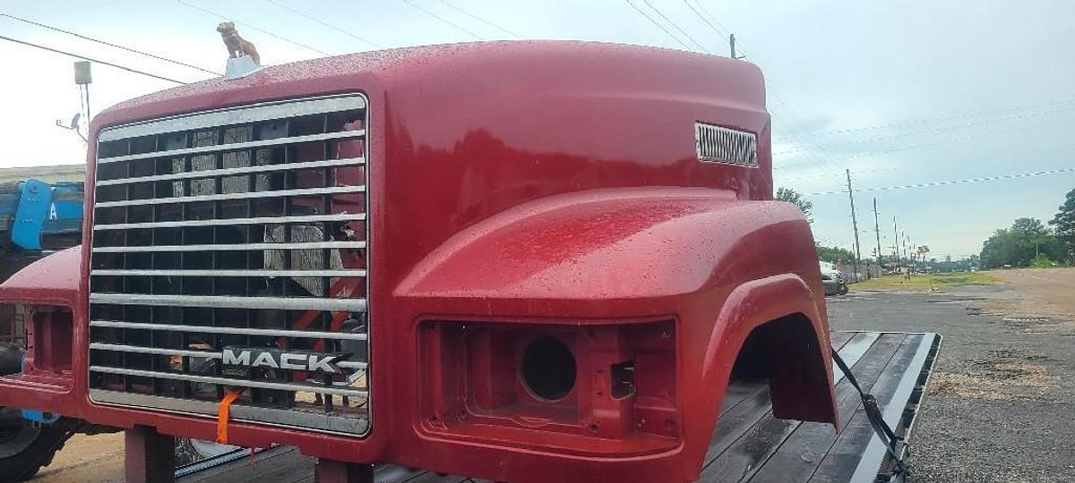 Used Mack CHN613