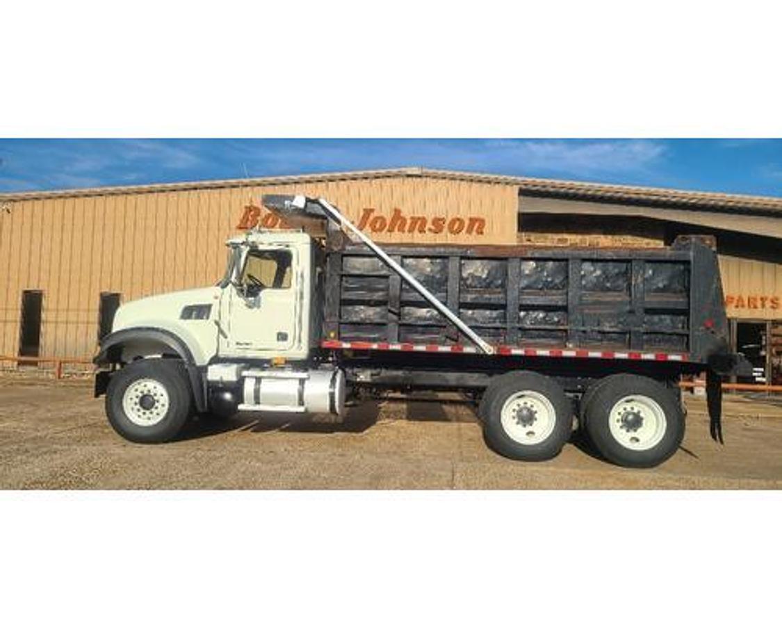 Used 2006 Mack CV713