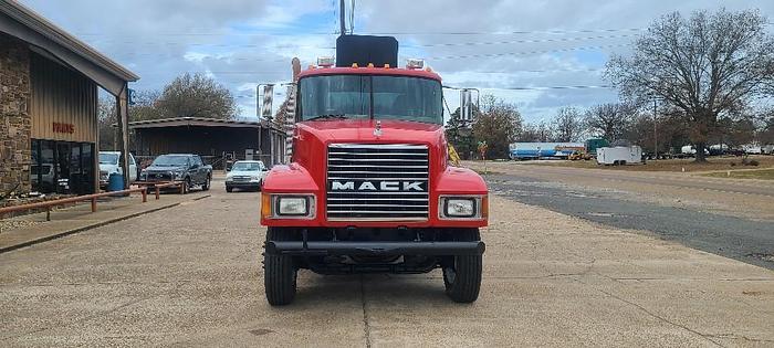 Used 2002 Mack CH 613