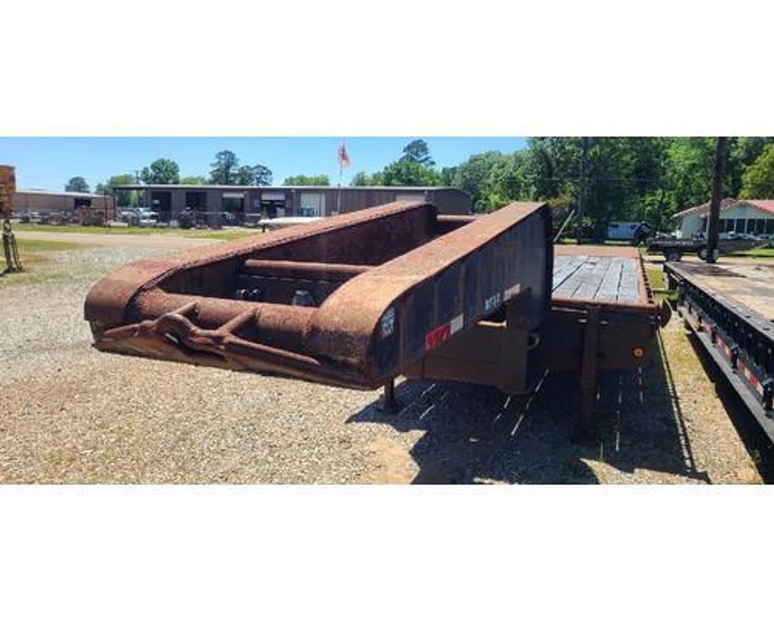 Used 1981 METAL FABRICATING COMPANY TRAILER